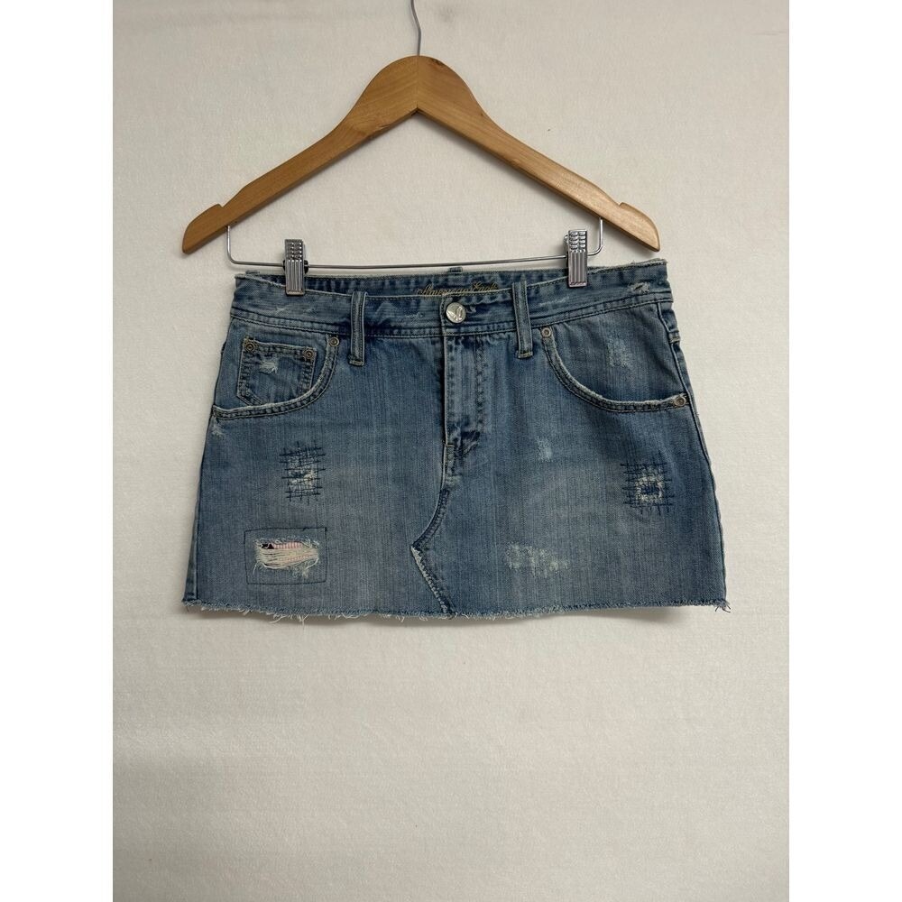 American‎ Eagle | vintage Women's light Denim Frayed mini skirt | size 6 |